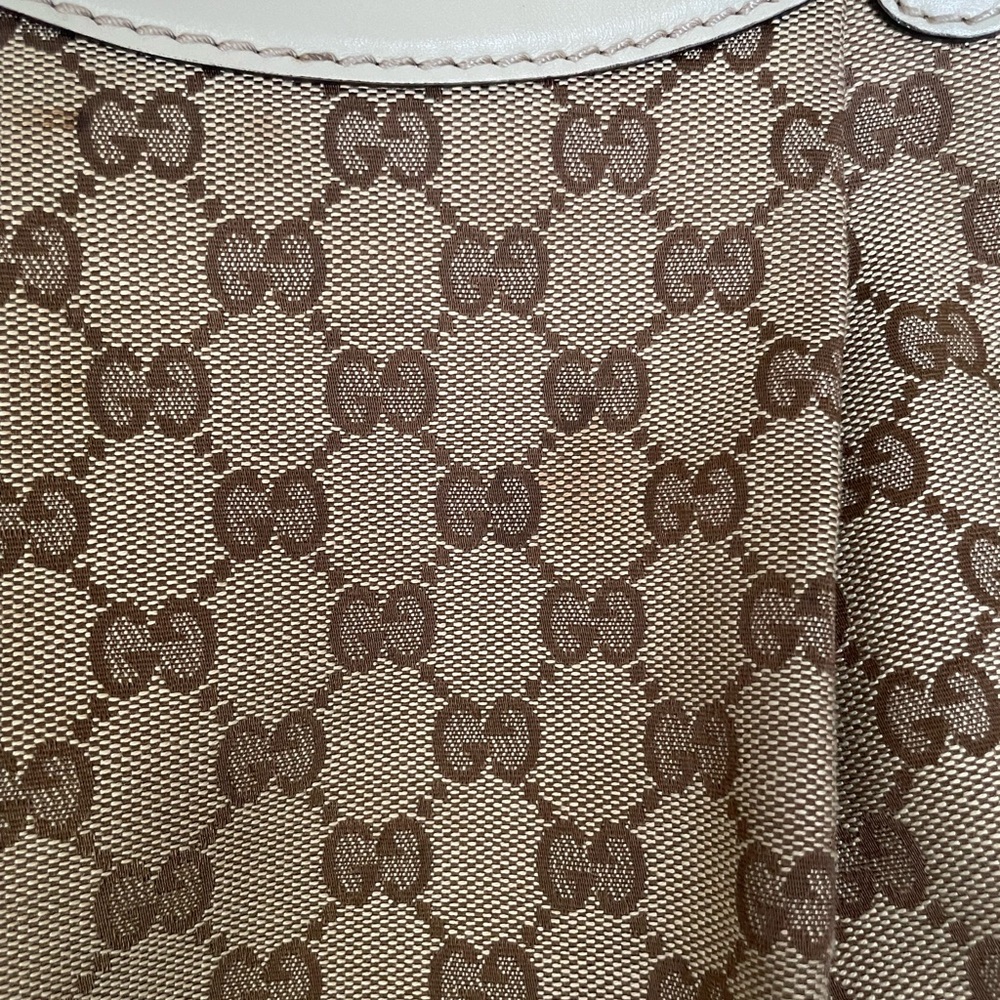 Authentic Gucci GG Canvas Sukey Medium - Picture 5 of 7